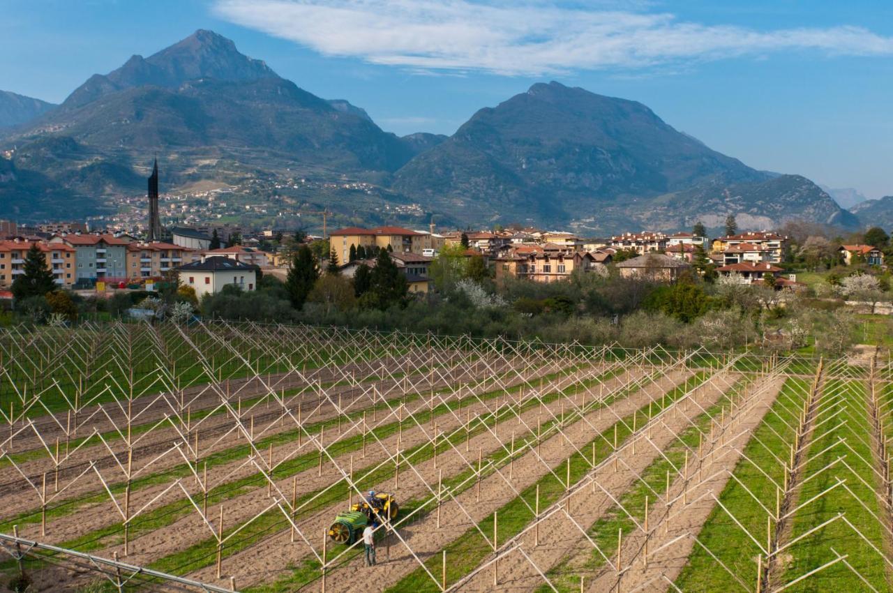 Villa Nicolli Romantic Resort - Adults Only Riva del Garda Esterno foto