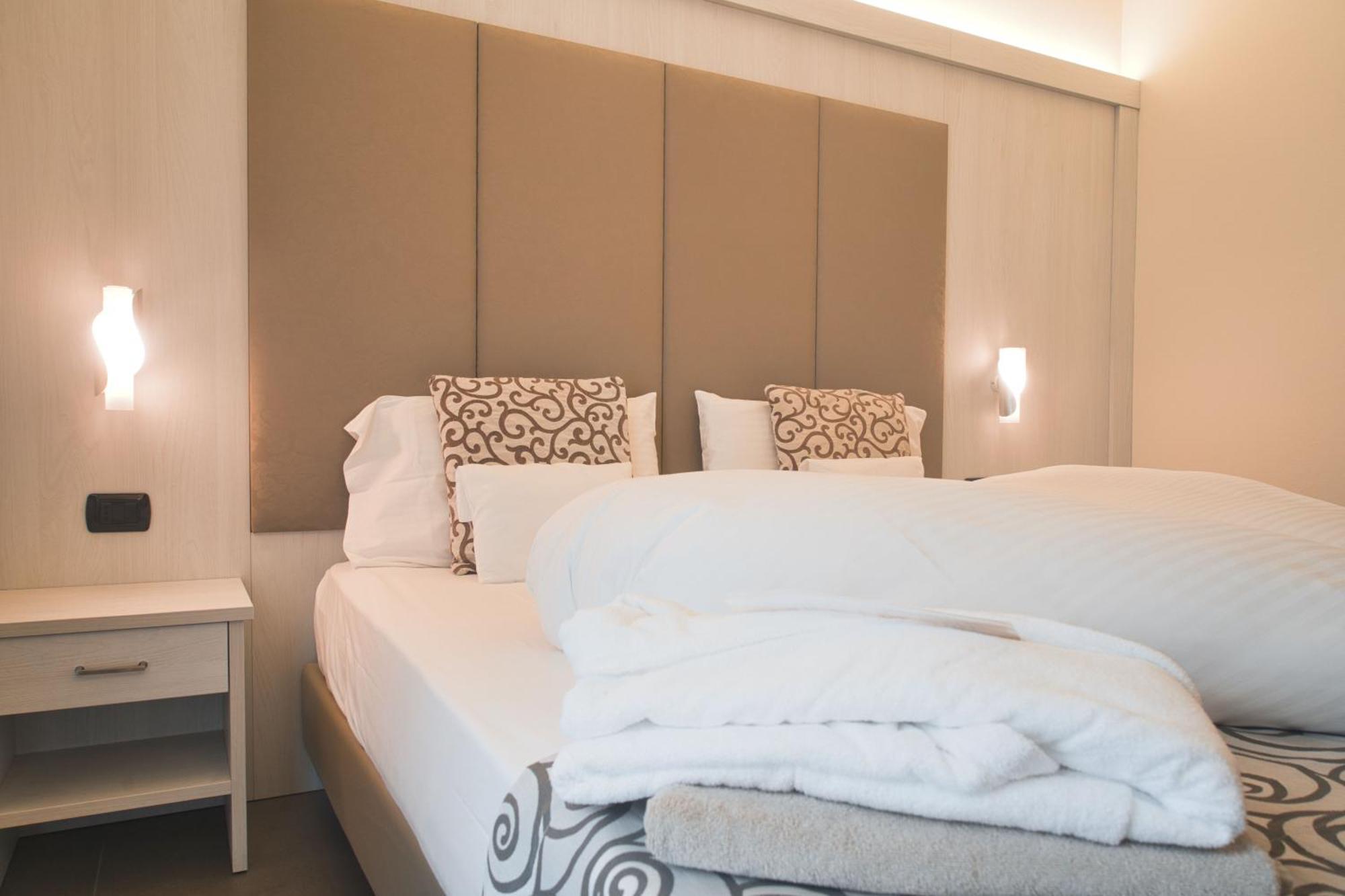 Villa Nicolli Romantic Resort - Adults Only Riva del Garda Esterno foto